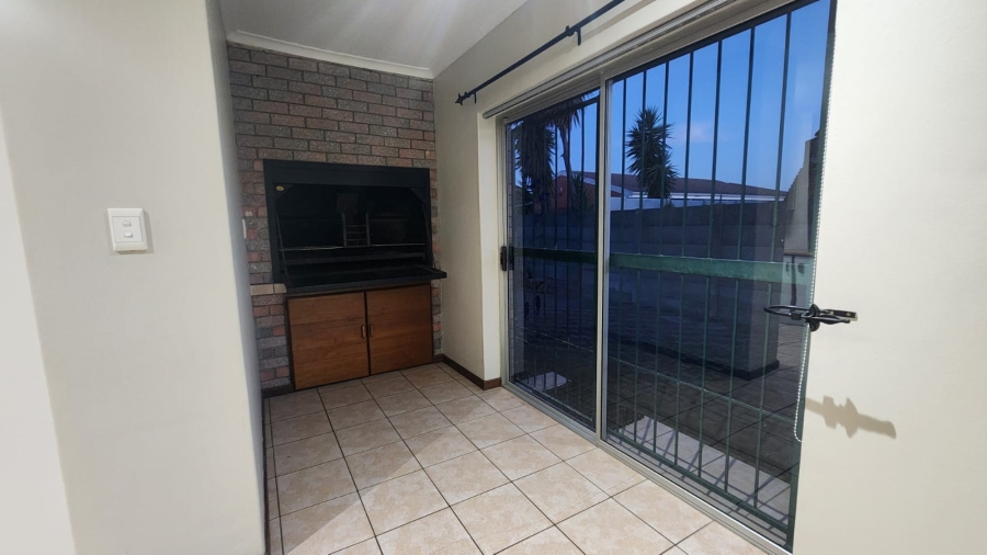 To Let 2 Bedroom Property for Rent in Rouxville Western Cape